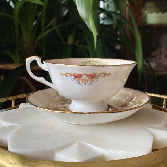 Rare PARAGON Gainsborough Antique Series Wide Teacup + Saucer Vintage 1960’s HTF - Picture 6 of 11